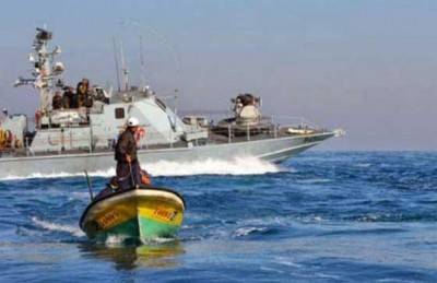 بحرية الإحتلال تعتقل 4 صيادين فلسطينيين قبالة شواطئ غزة