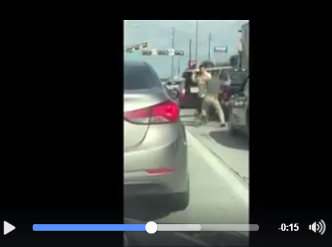 ملايين المشاهدات لفيديو شجار بين شخصين على الطريق السريع لولاية تكساس الأميركية!