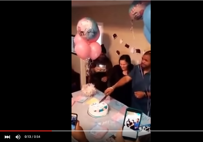 بالفيديو: أبٌ أميركي يصاب بالإغماء بعدما بُشّر بصبي!