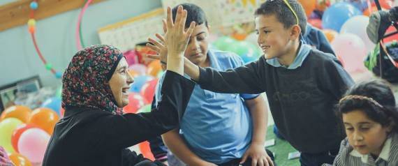 كيف يرتقي المُعلمون الفلسطينيون بطلابهم..تعرف على تجربتهم