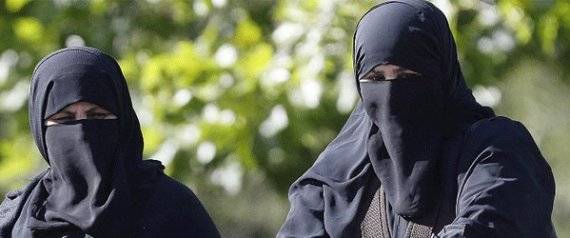 نائب بريطاني يطالب بحظر النقاب والسبب.. إلقاء التحية!