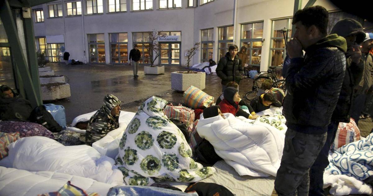 انهيار الحلم الأوروبي.. السويد تطرد 80 ألف لاجئ