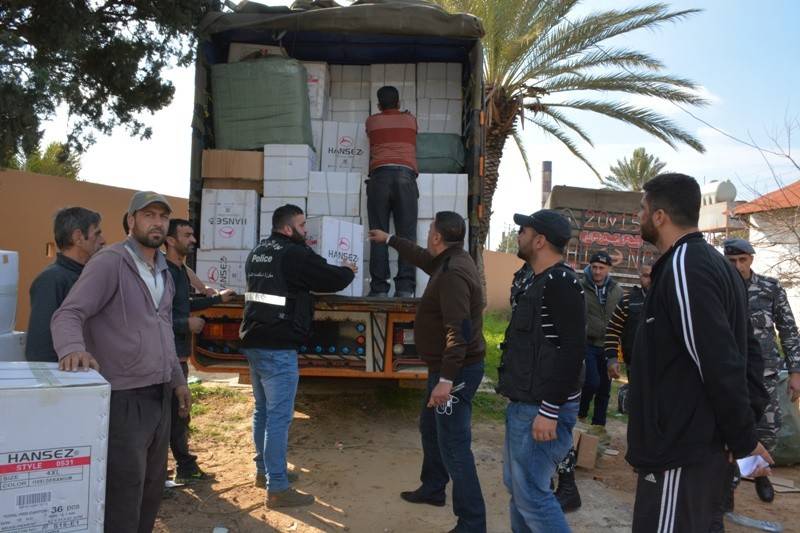 بالأسماء.. ضبط عصابة تهرب بضائع فاخرة وعالمية