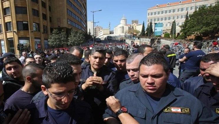 متطوعو الدفاع المدني يخرجون عن صمتهم ويكشفون... هو من يقف في طريق تثبيتنا!