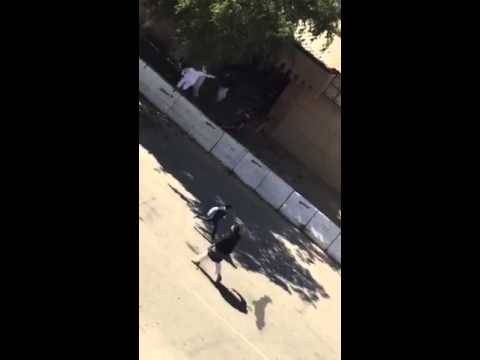 فيديو: تدافع المصلين وهروبهم من مسجد الرضا بالأحساء  في السعودية لحظة إطلاق النار