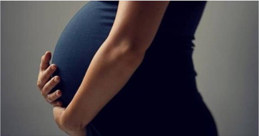 بعد أن اكتشف أن زوجته حامل بصبي.. شاهدوا ردة فعله في هذا ال‏فيديو‬
