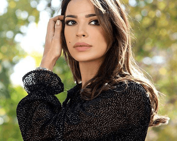 نادين نسيب نجيم تشعل مواقع التواصل بصورة من زفافها