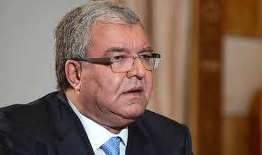 نهاد المشنوق بعد لقائه دريان: اتفقنا على مروحة اتصالات لحماية بلدة عرسال من المواجهات بين التكفيريين والجيش اللبناني