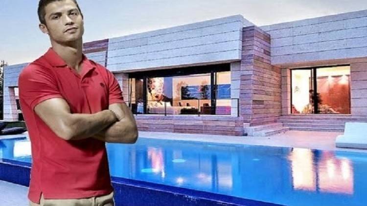 بالفيديو.. تعرف على المكان المحبب والسري لرونالدو داخل منزله
