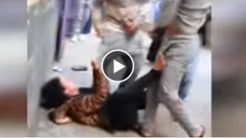 فيديو للكبار فقط: شاهد زوج يسحل زوجته فى الشوارع ويعتدى عليها بطريقة غير أخلاقية