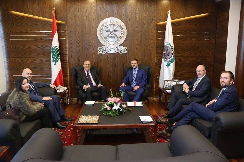 مقبل عرض أوضاع اللاجئين مع نائب الرئيس الاستوني