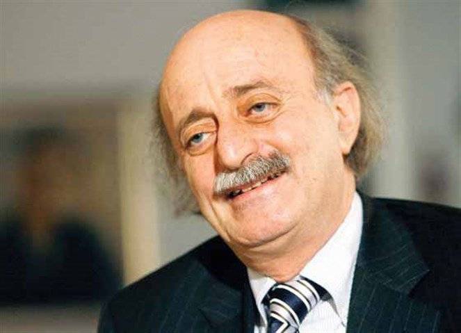 قطر تعرض على جنبلاط دولارات