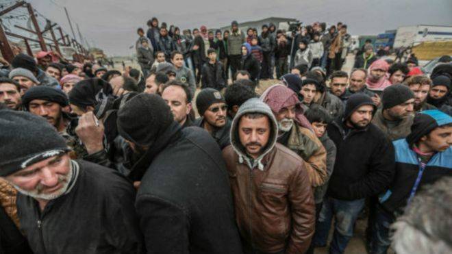 ما مصير آلاف النازحين السوريين من حلب إلى حدود تركيا؟