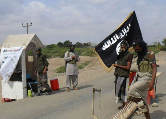 من هو الخاسر في المعركة القائمة بين داعش و القاعدة حول اليمن؟