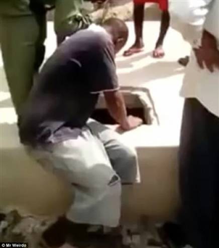 بالفيديو-  هذا ما فعله بها بعد ان قيّدها وجرّدها من ملابسها