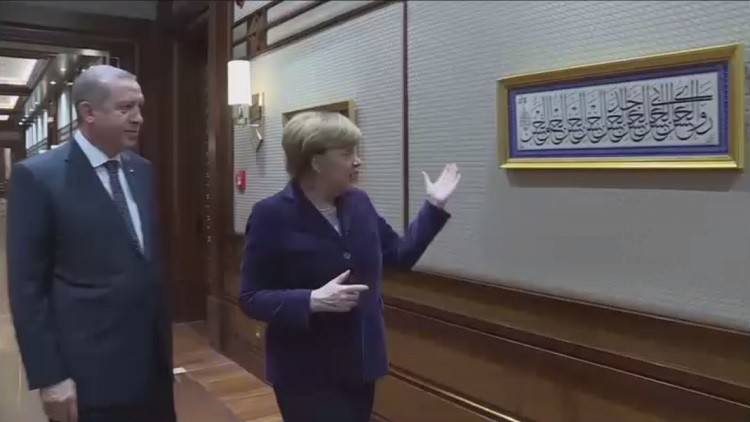 ‏ميركل‬ لأردوغان: هل تستطيع الكتابة بالعربية؟ الجواب في الفيديو المرفق!