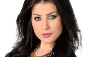 مذيعة مغربية تتلقى تهديدات من معجبات فنانة