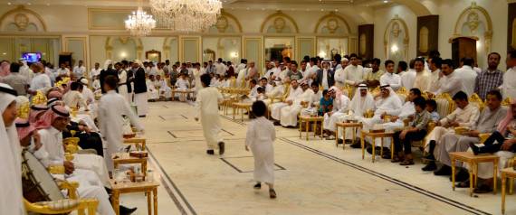 العازبون السعوديون يبحثون عن المطلقات كحل بديل لتجنب تكلفة الزواج الباهظة