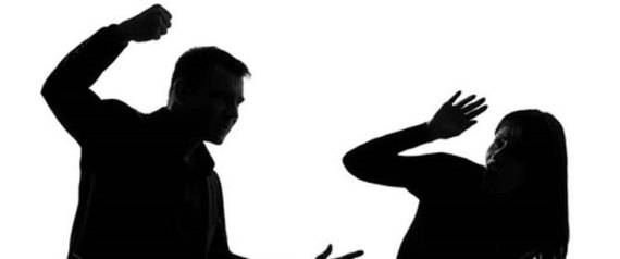 لماذا يتظاهر الكنديون لنبذ العنف ضد النساء في فبراير؟