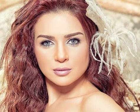 مي عز الدين تشعل "انستغرام" بصورتها