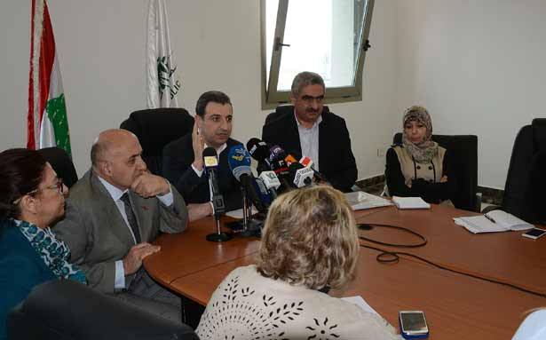 أبو فاعور: لا داعي للهلع من فيروس ال H1N1
وللحدّ من التقبيل إلا في حالات الضرورة القصوى