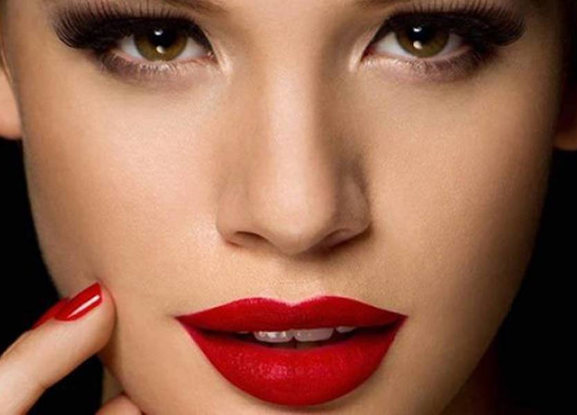 أمور لا يقاومها الرجل في المرأة