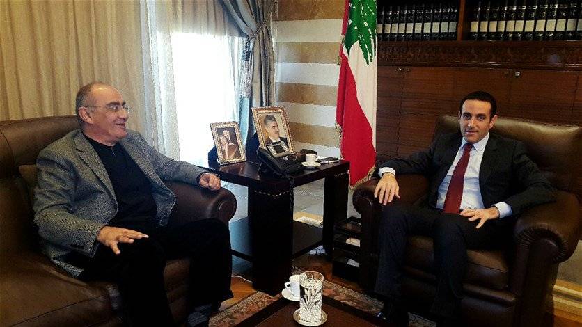 عرض للأةوضاع بين سعيد ونادر الحريري