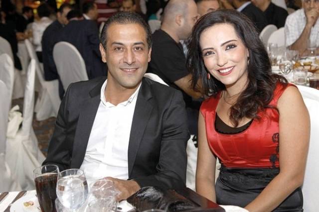 بالصور عبدالمنعم عمايري يتغزل في طليقته امل عرفة