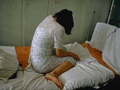 إنها حقا عائلة محترمة.. أب فى دعوى زنا: زوجتي تشارك ابنتي زوجها فى السرير
