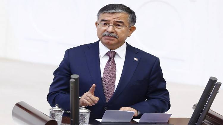 وزير الدفاع التركي: جيشنا لم يدخل الأراضي السورية