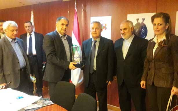 زار ضريح الشهيد عماد مغنية
مدير وكالة «إيرنا» زار بري وجريج وتفقد اقسام وزارة الاعلام
