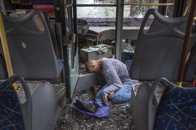 بالفيديو شاهد ماذا حصل لركاب حافلة نقل بعد تعرضها لحادث