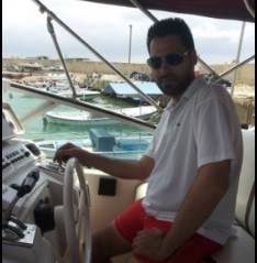 موكب مهيب ومفرقعات في وداع 