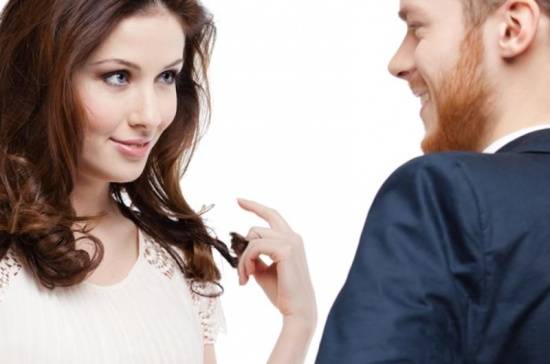 5 حيل لجذب الرجل بلمح البصر!