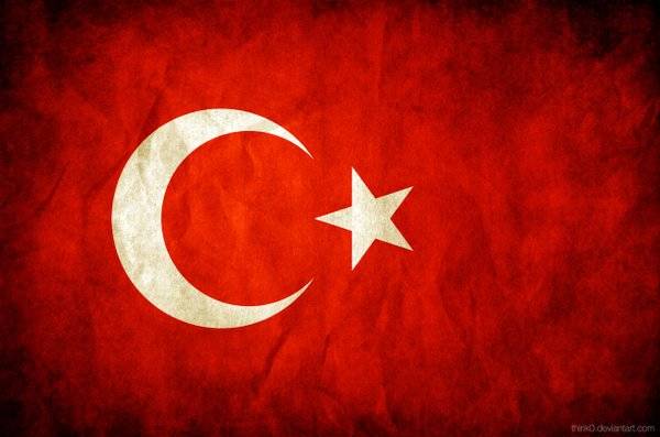 رويترز عن مسؤول بالشرطة: انفجار أنقرة ناتج عن تفجير سيارة مفخخة استهدفت مقرا عسكريا في وسط المدينة