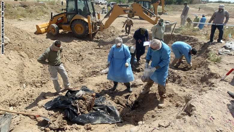 العراق: اكتشاف مقبرة جماعية تضم 40 جثة بالقرب من الرمادي