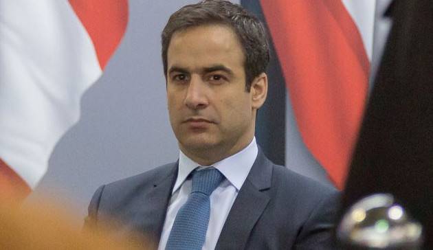 اتصال بين الحريري ومعوّض