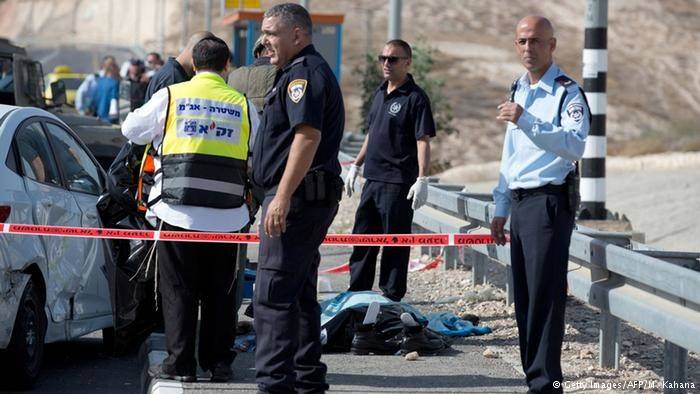 وفاة إسرائيلي طعنه فلسطيني بالضفة