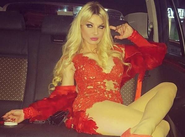 بالصورة.. تعرّف إلى مسدسّ كلينك الذهبيّ