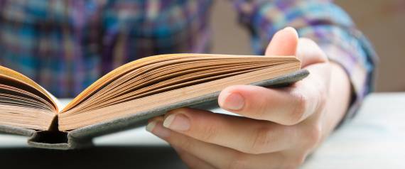 "اقرأ معي".. من صفحة فيسبوك إلى مكتبة حقيقية!