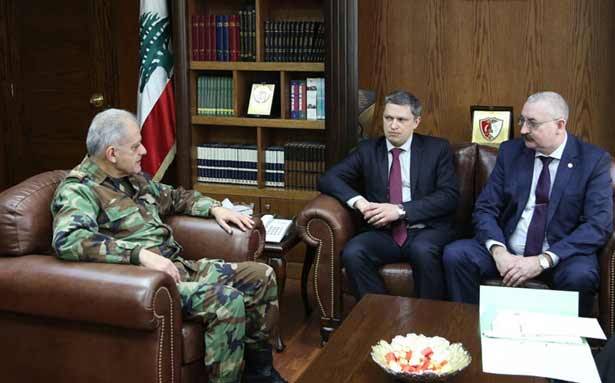 قائد الجيش بالنيابة التقى 
سفير بيلاروسيا