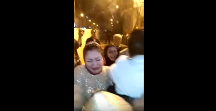 بالفيديو- هذا ما فعله مصري بعروسه يوم زفافه!!
