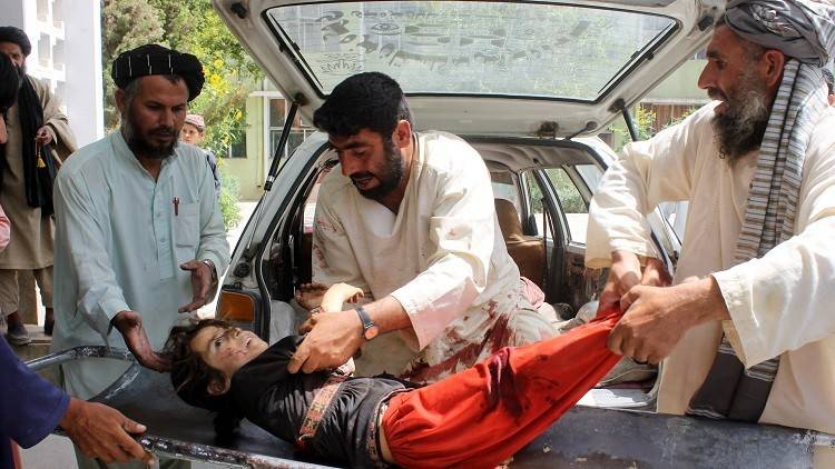 انتحاري يقتل 14 شخصا في عيادة طبية بأفغانستان