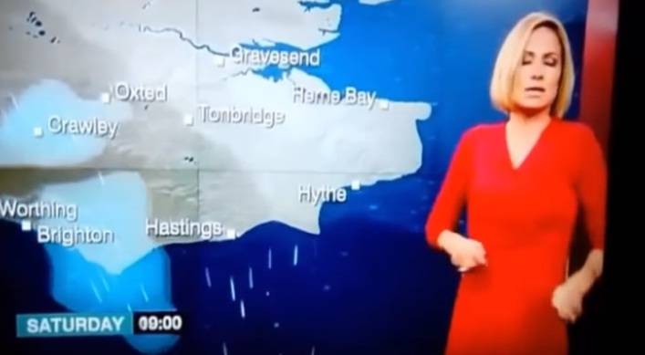 فيديو| مذيعة الطقس بقناة BBC تنهار على الهواء مباشرةً