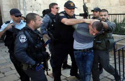 قوات الاحتلال تعتقل ثمانية فلسطينيين في الضفة