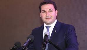 الجميل يهنئ ريفي على إستقالته