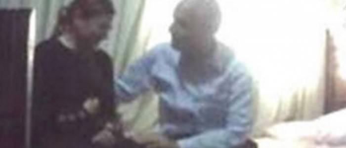 بالفيديو..فضيحة داخل صالون تجميل