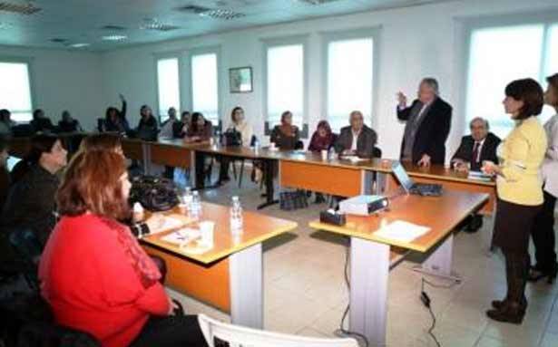 المباشرة بتنفيذ مشروع فرز النفايات وتدويرها في المدارس الرسمية