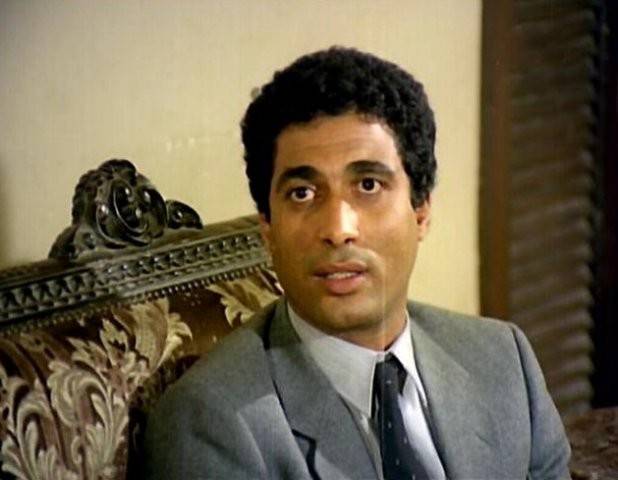 هل سرقت جثة الراحل أحمد زكي؟