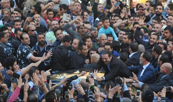 بالصورة.. هكذا استُقبل الحريري في الطريق الجديدة